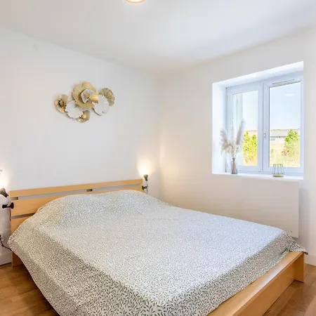 Milena - - Puy Dufou - Grande Capacite *
