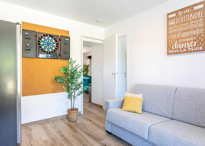 Milena - - Puy Dufou - Grande Capacite 펜션