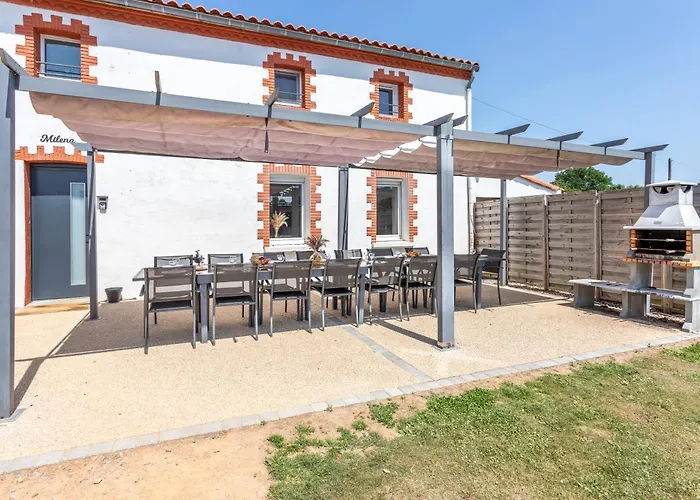 Milena - - Puy Dufou - Grande Capacite 펜션